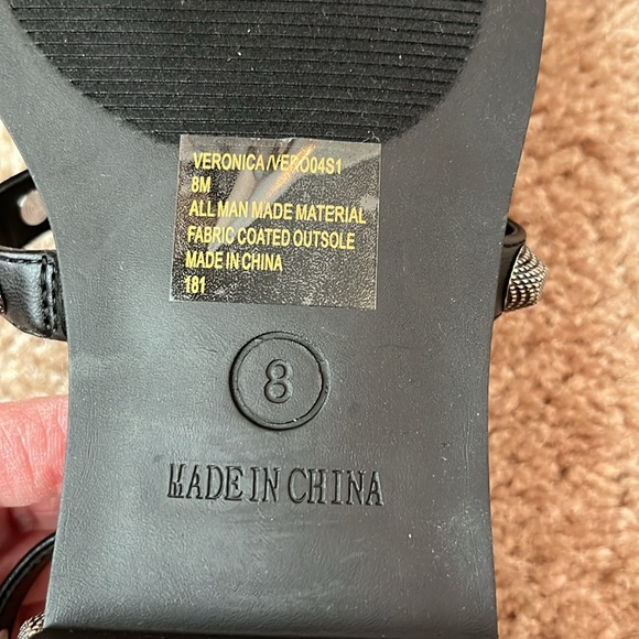 NIB Steve Madden Veronica Studded Sandals - Picture 5 of 6